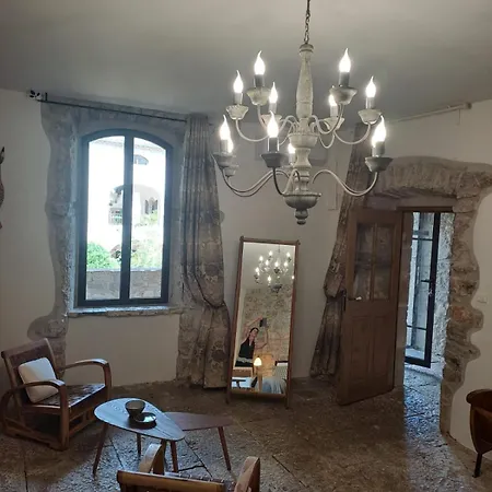 L Antre De Pierres - Chambres D'Hotes Et Gites Berrias-et-Casteljau Exterior photo