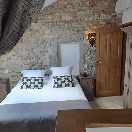 L Antre De Pierres - Chambres D'Hotes Et Gites Berrias-et-Casteljau Exterior photo