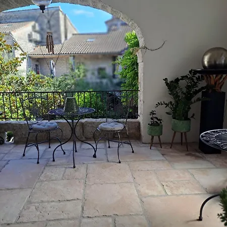 L Antre De Pierres - Chambres D'Hotes Et Gites Berrias-et-Casteljau Exterior photo