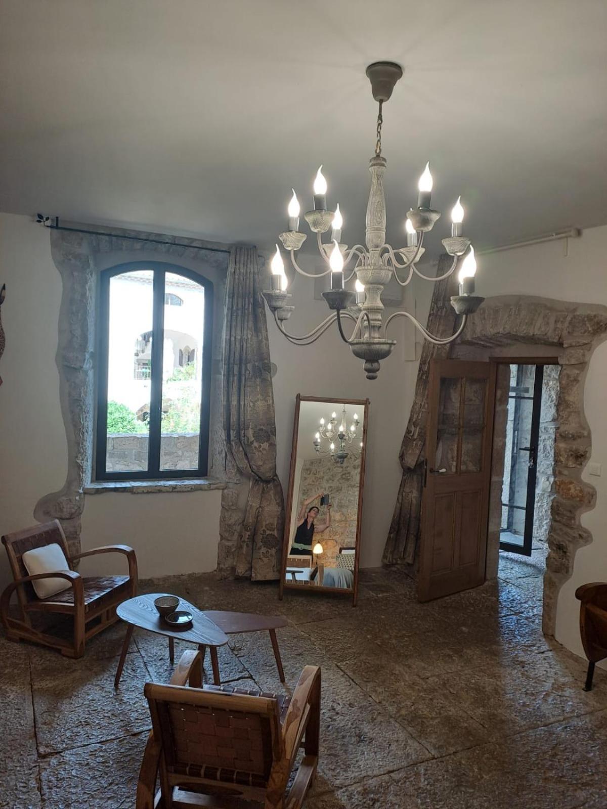 L Antre De Pierres - D'hotes Et Holiday home Berrias-et-Casteljau