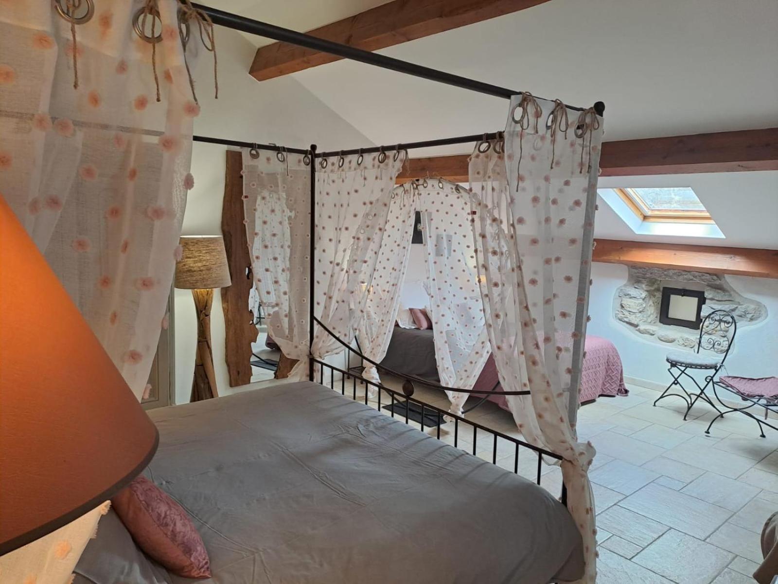 Holiday home L Antre De Pierres - D'hotes Et