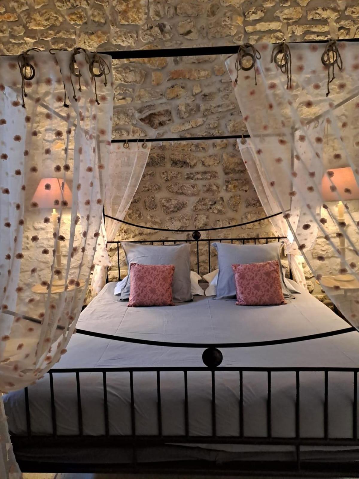 Holiday home L Antre De Pierres - D'hotes Et *