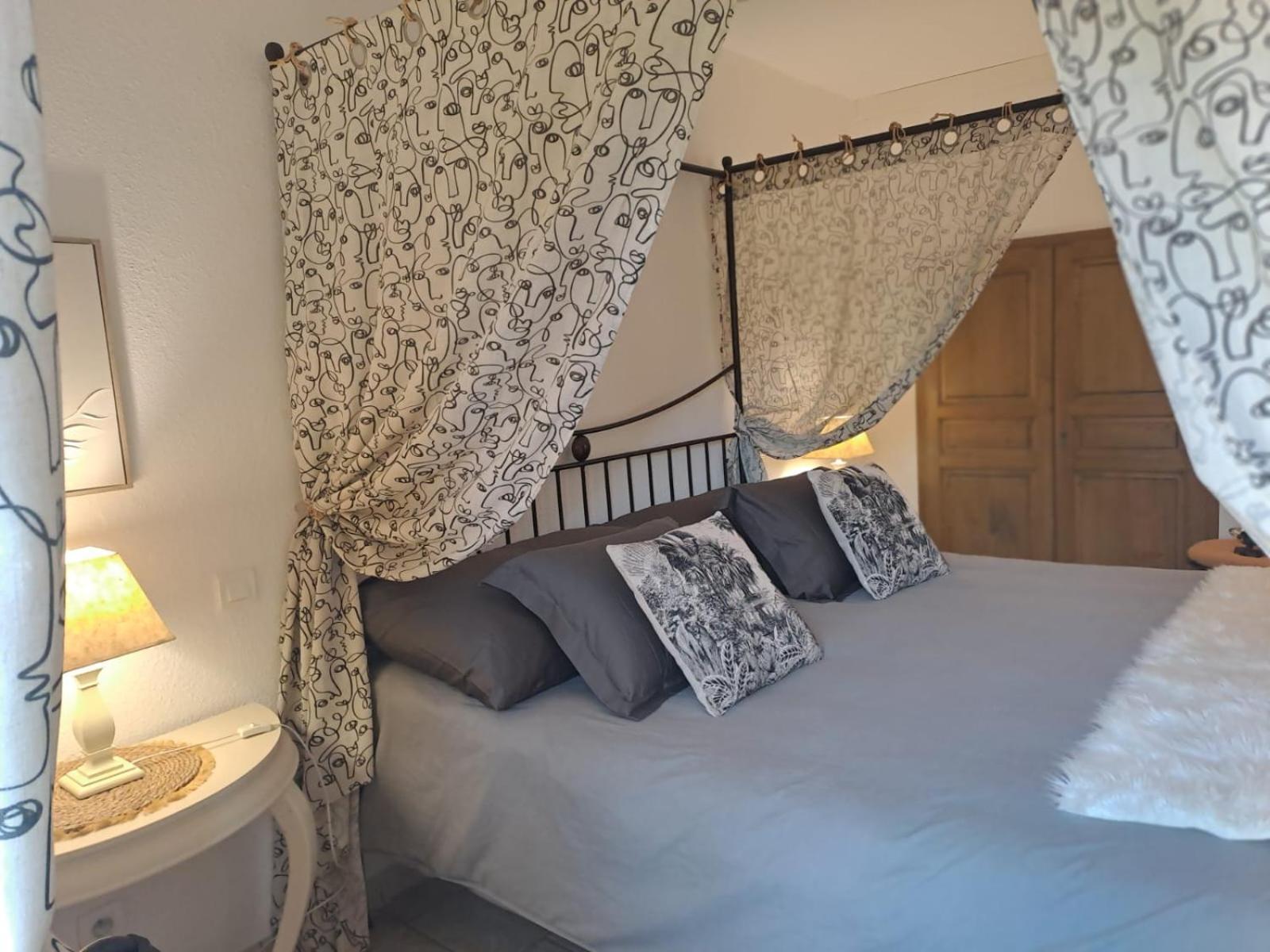 Holiday home L Antre De Pierres - D'hotes Et