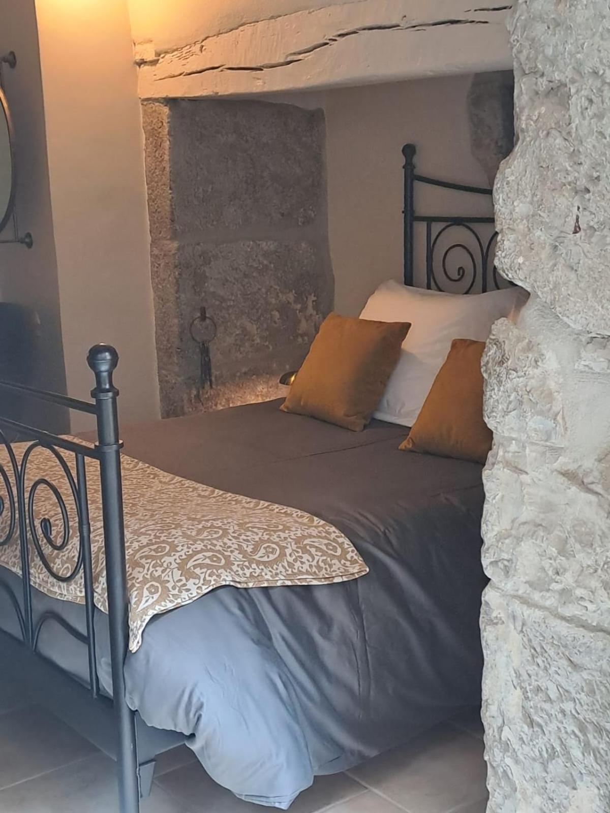 L Antre De Pierres - D'hotes Et Holiday home Berrias-et-Casteljau