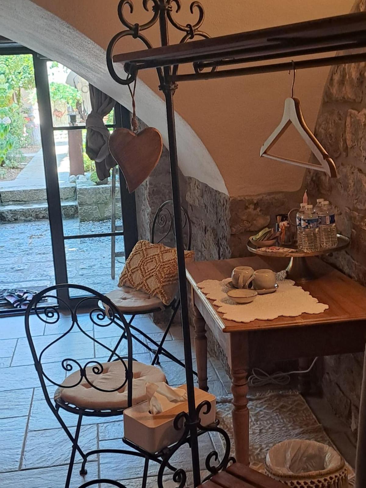 Holiday home L Antre De Pierres - D'hotes Et Berrias-et-Casteljau